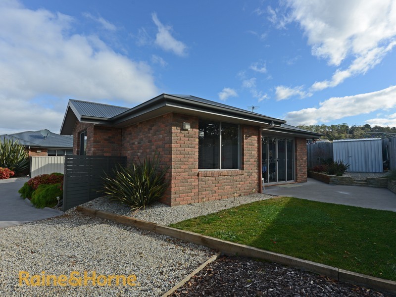 2/20 Glebe Hill Road, Howrah TAS 7018