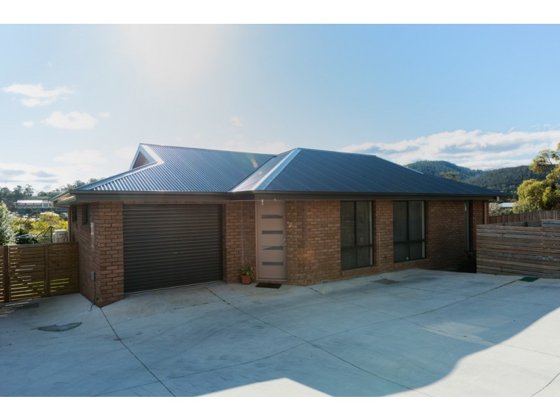 2/4 La Perouse Street, Warrane TAS 7018