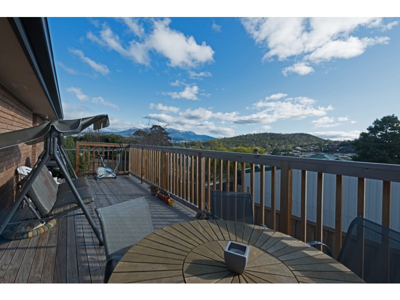 2/4 La Perouse Street, Warrane TAS 7018