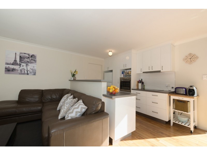 2/4 La Perouse Street, Warrane TAS 7018