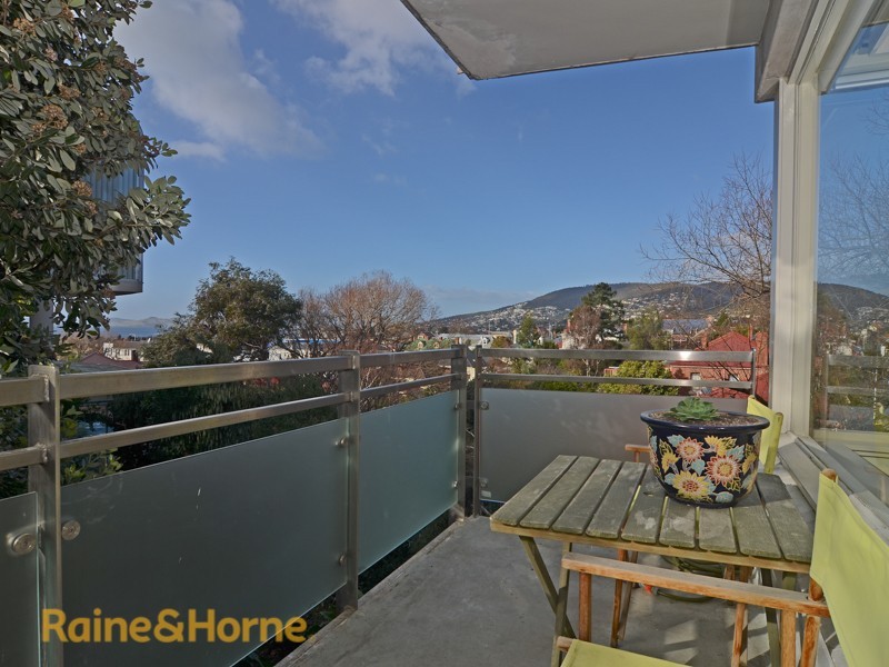 1/7 Montgomery Court, Sandy Bay TAS 7005