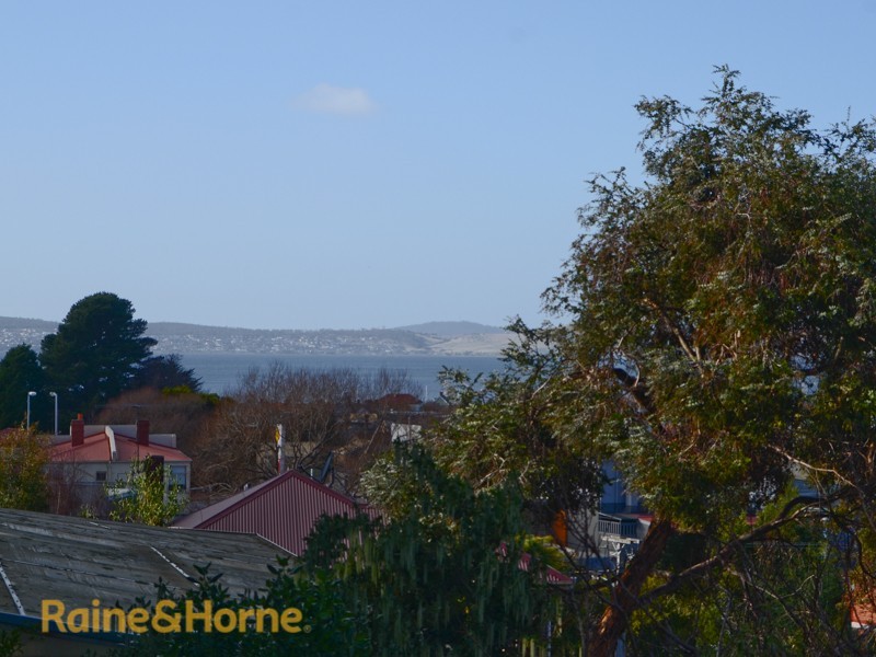 1/7 Montgomery Court, Sandy Bay TAS 7005