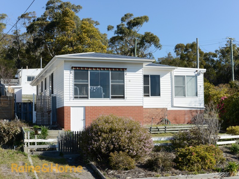 26 Broad Street, Lindisfarne TAS 7015
