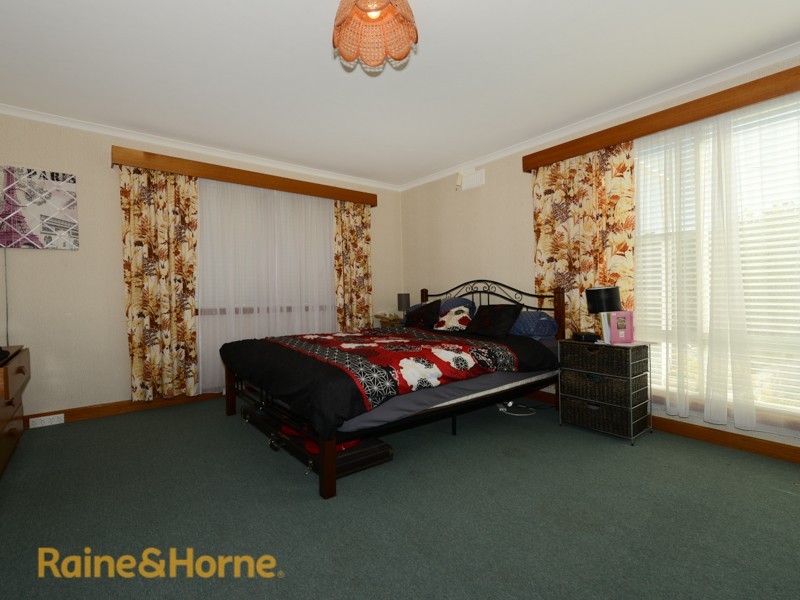 26 Broad Street, Lindisfarne TAS 7015
