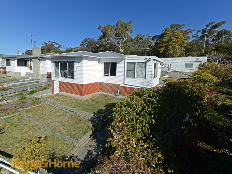 26 Broad Street, Lindisfarne TAS 7015