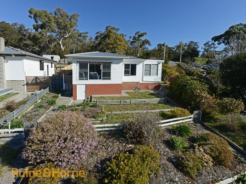 26 Broad Street, Lindisfarne TAS 7015