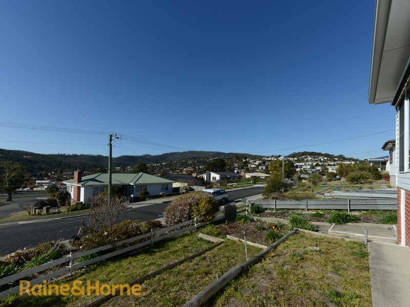 26 Broad Street, Lindisfarne TAS 7015