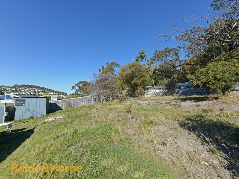 22 Broad Street, Lindisfarne TAS 7015