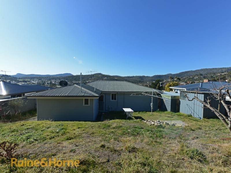 22 Broad Street, Lindisfarne TAS 7015