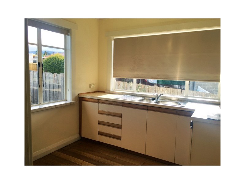 82 Gepp Parade, Derwent Park TAS 7009