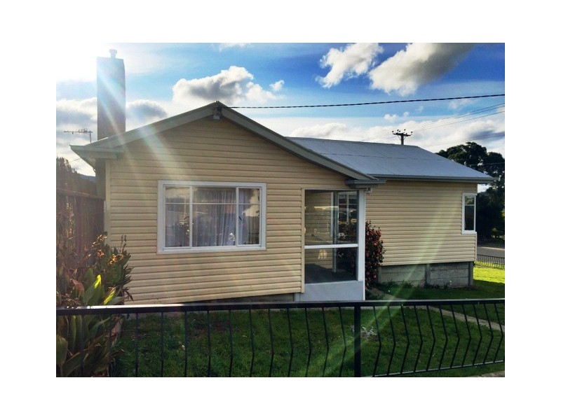 82 Gepp Parade, Derwent Park TAS 7009