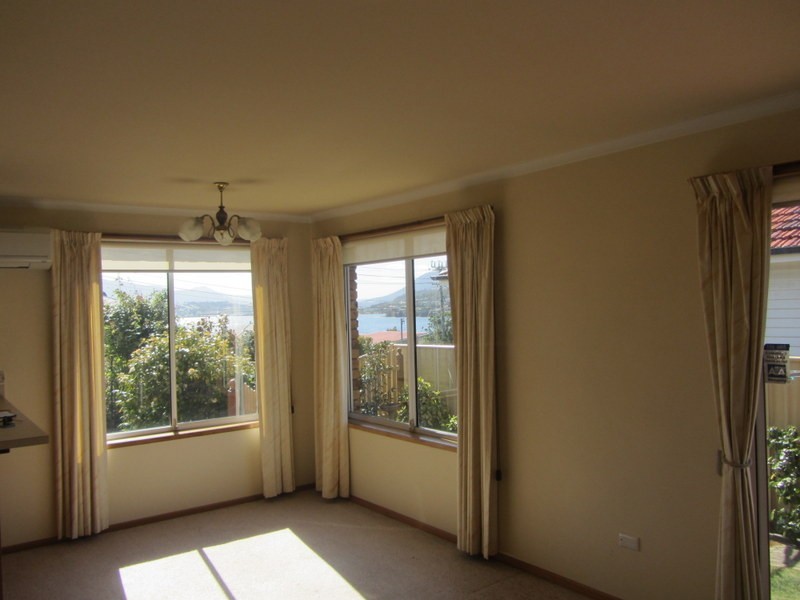 1/38 Topham Road, Rose Bay TAS 7015