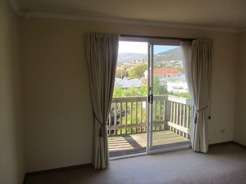 1/38 Topham Road, Rose Bay TAS 7015