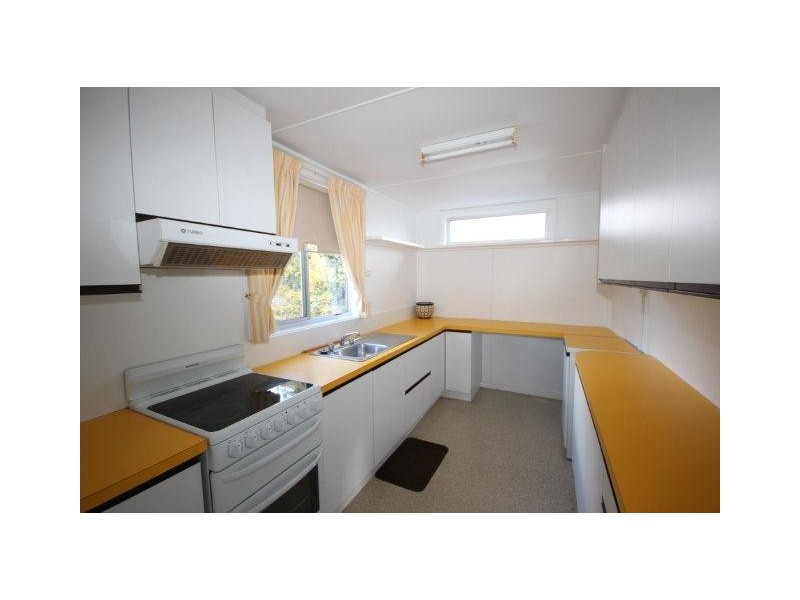 4 Liena Road, Lindisfarne TAS 7015