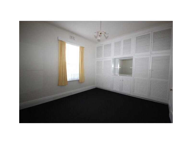 4 Liena Road, Lindisfarne TAS 7015