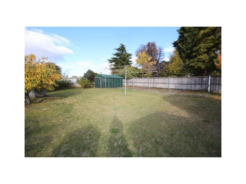 4 Liena Road, Lindisfarne TAS 7015