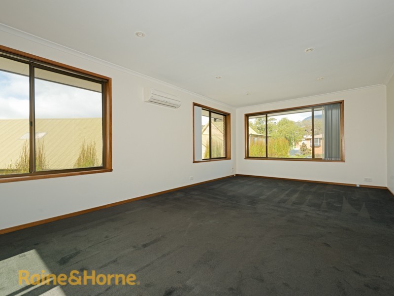 2/125 Pitcairn Street, Montrose TAS 7010