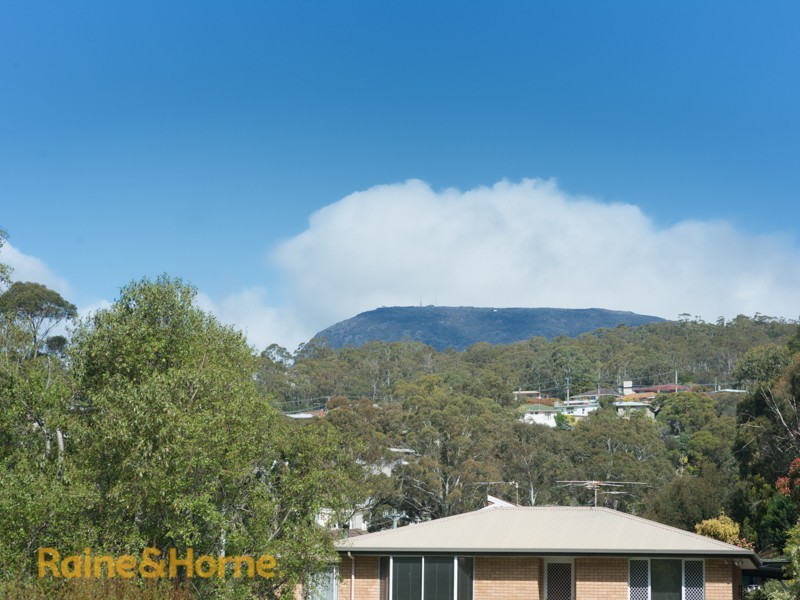 2/125 Pitcairn Street, Montrose TAS 7010