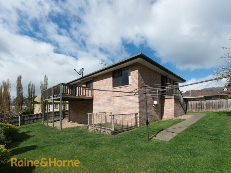 2/125 Pitcairn Street, Montrose TAS 7010