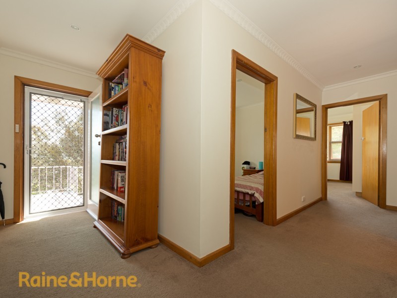 60 Begonia Street, Lindisfarne TAS 7015