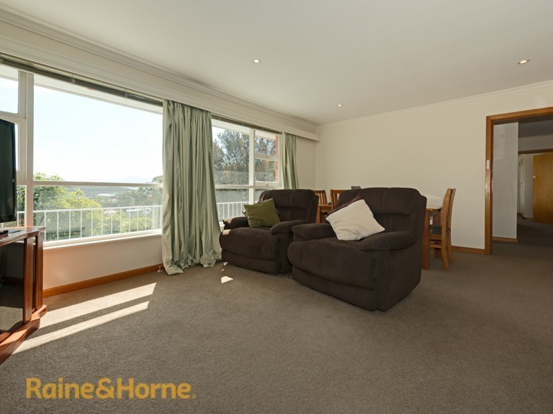 60 Begonia Street, Lindisfarne TAS 7015