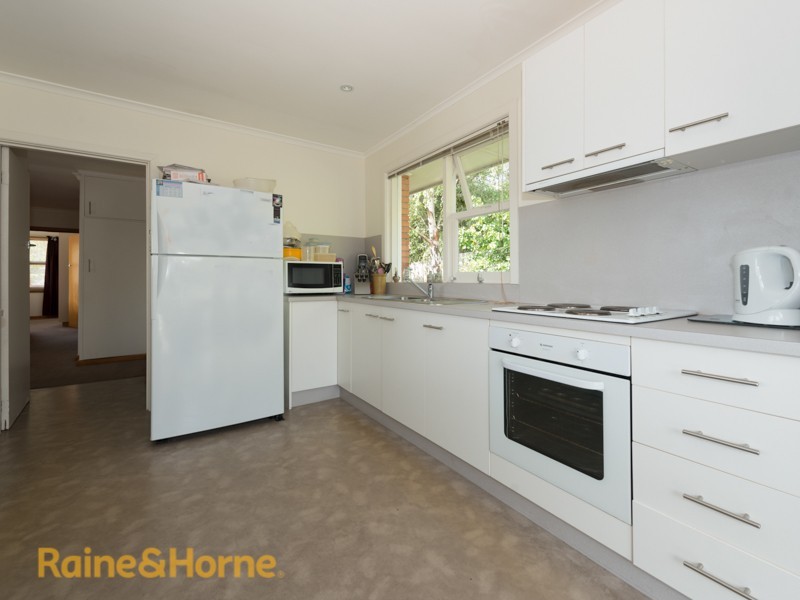 60 Begonia Street, Lindisfarne TAS 7015