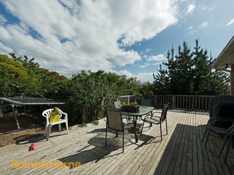 60 Begonia Street, Lindisfarne TAS 7015