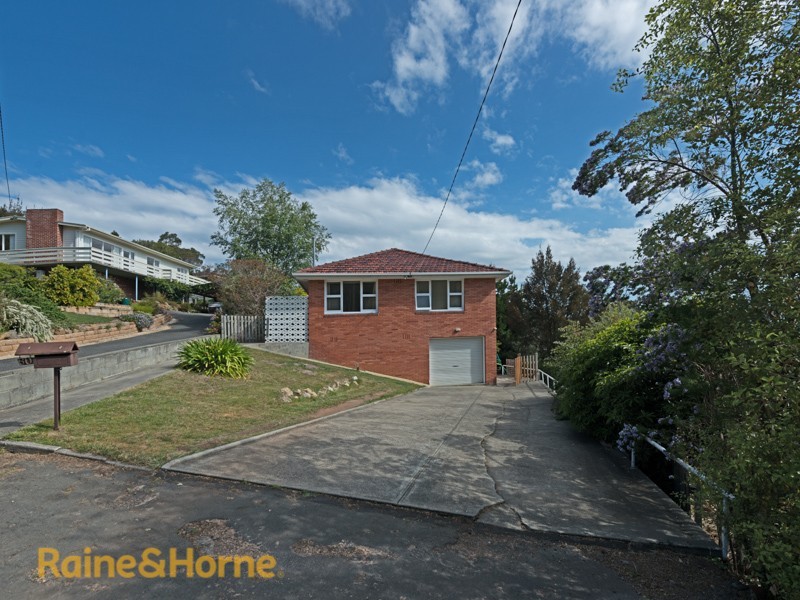 60 Begonia Street, Lindisfarne TAS 7015