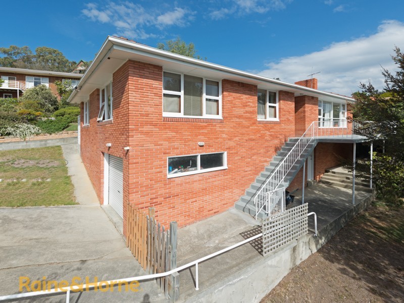60 Begonia Street, Lindisfarne TAS 7015