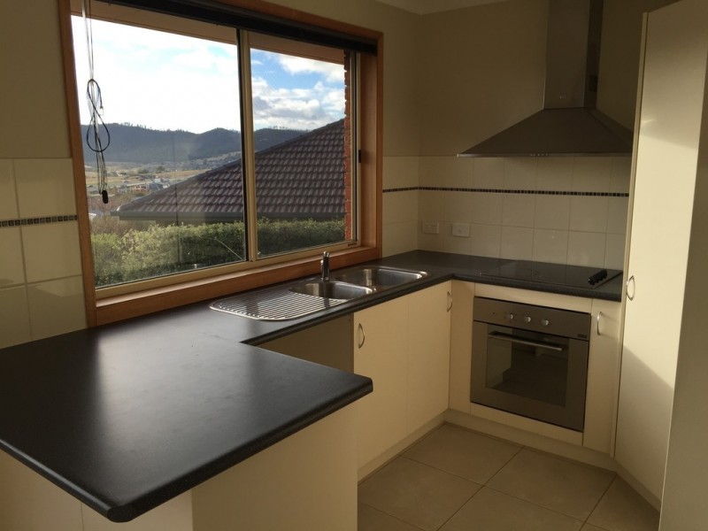 1/31 Raleigh Court, Howrah TAS 7018