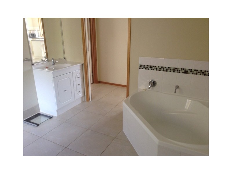 1/31 Raleigh Court, Howrah TAS 7018