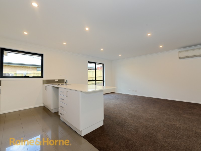 16 Blossom Crescent, Cambridge TAS 7170