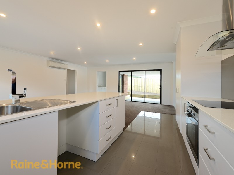 16 Blossom Crescent, Cambridge TAS 7170