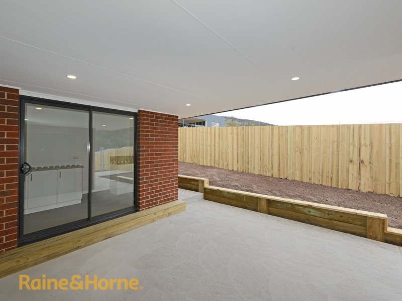 16 Blossom Crescent, Cambridge TAS 7170