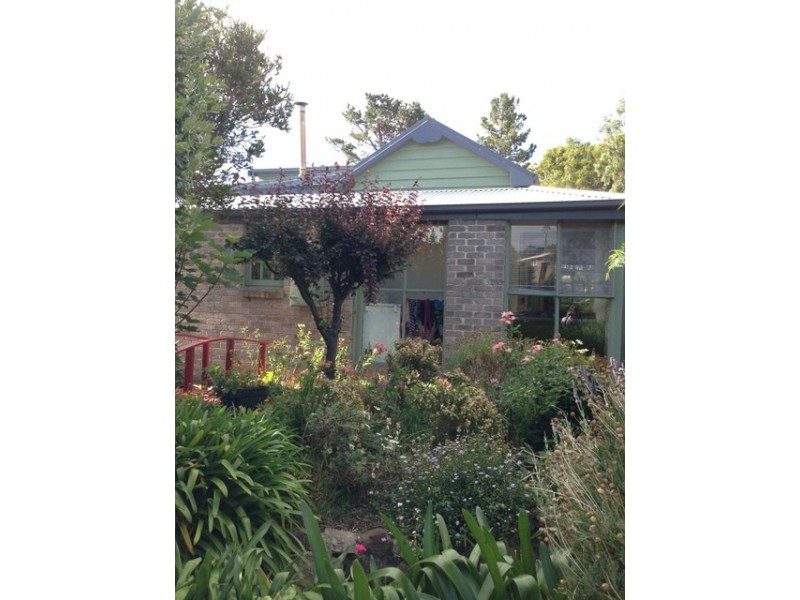 6 Jetty Road, South Arm TAS 7022