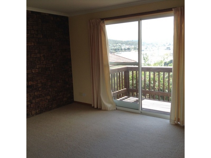 3/38 Topham Rd, Rose Bay TAS 7015