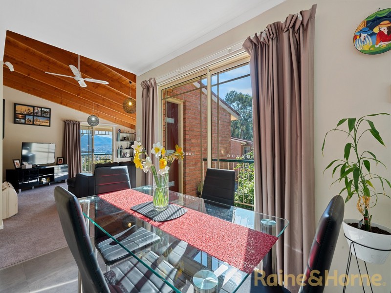 2/76 Begonia Street, Lindisfarne TAS 7015