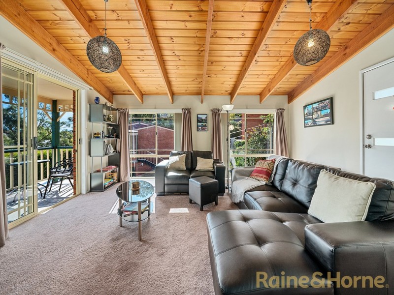 2/76 Begonia Street, Lindisfarne TAS 7015