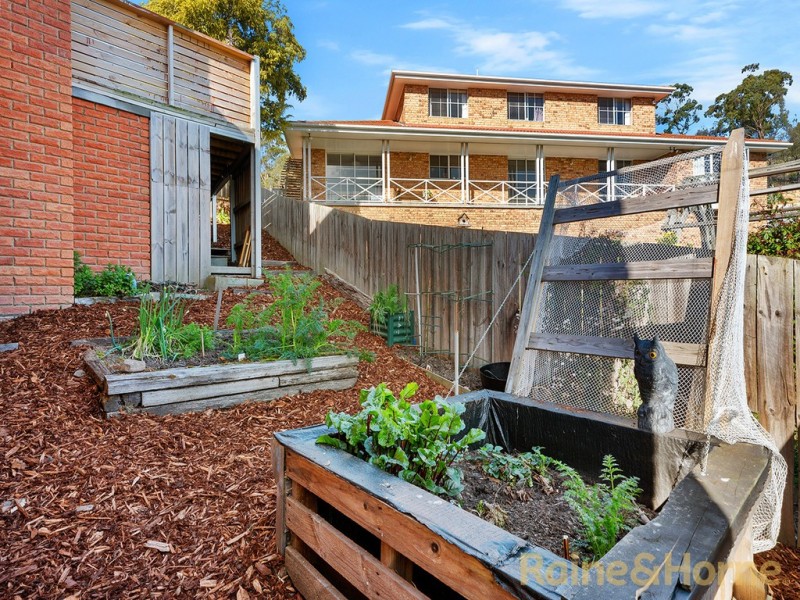 2/76 Begonia Street, Lindisfarne TAS 7015