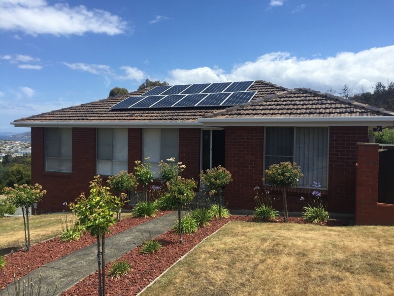 8 Marril Street, Lindisfarne TAS 7015