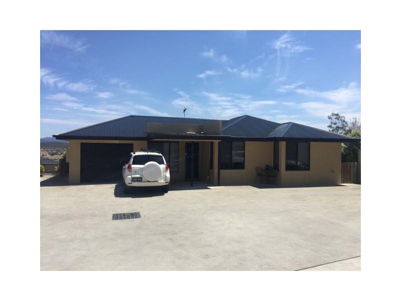 2/95 Oakdowns Parade, Oakdowns TAS 7019