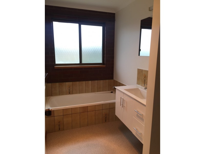 36 St Helens Street, Lindisfarne TAS 7015
