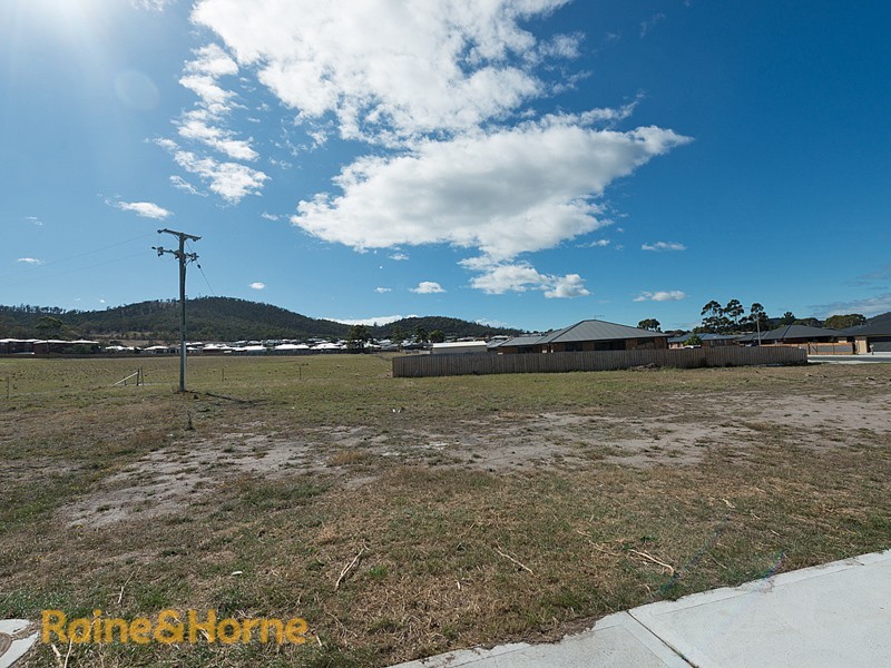 4 Banksfield Street, Rokeby TAS 7019