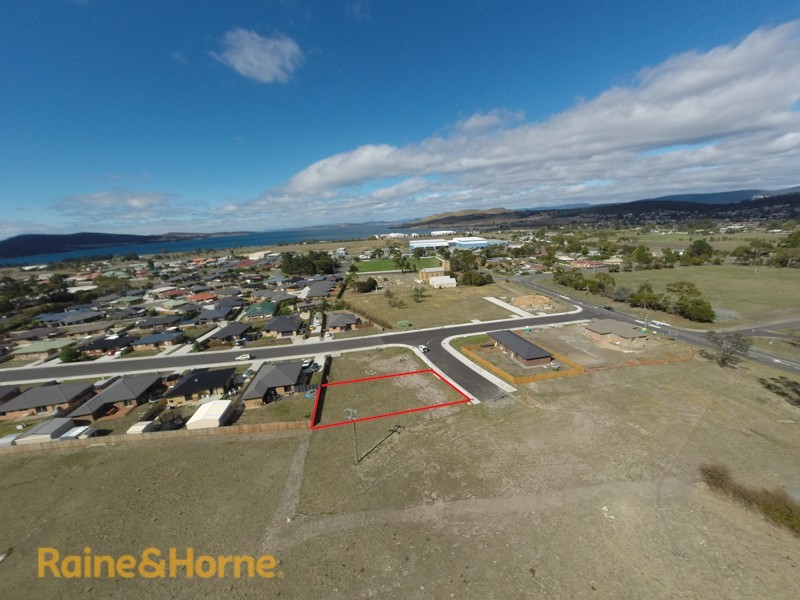 4 Banksfield Street, Rokeby TAS 7019