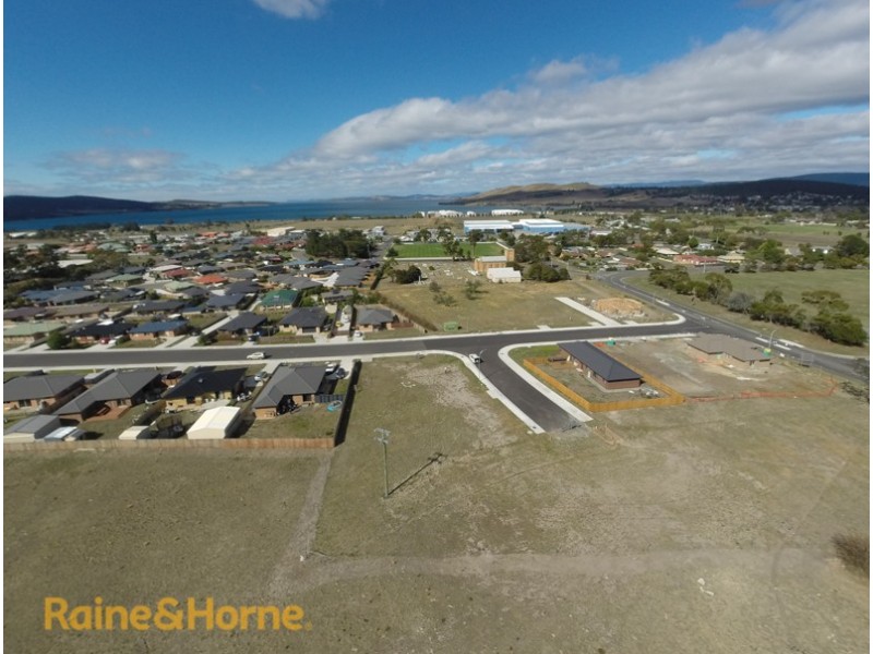 4 Banksfield Street, Rokeby TAS 7019