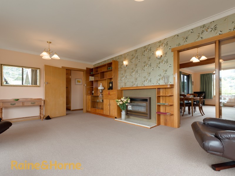 39 Wellington Road, Lindisfarne TAS 7015