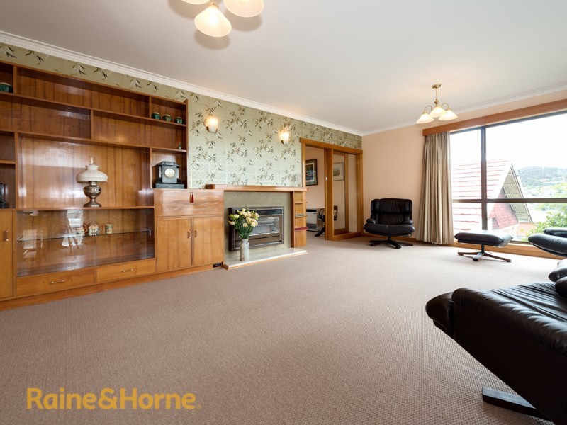 39 Wellington Road, Lindisfarne TAS 7015