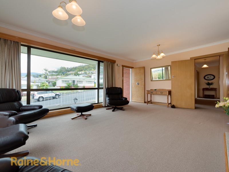 39 Wellington Road, Lindisfarne TAS 7015