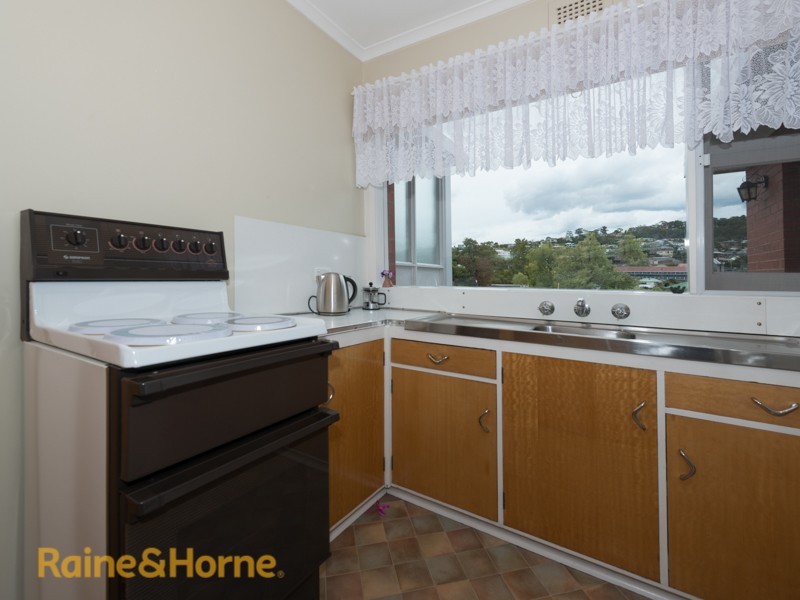 39 Wellington Road, Lindisfarne TAS 7015