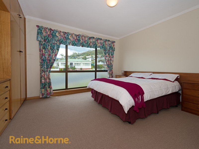 39 Wellington Road, Lindisfarne TAS 7015